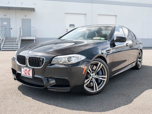 Used 2013 BMW M5 w/ Executive Pkg image 1