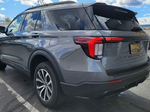 Used 2025 Ford Explorer ST-Line image 9