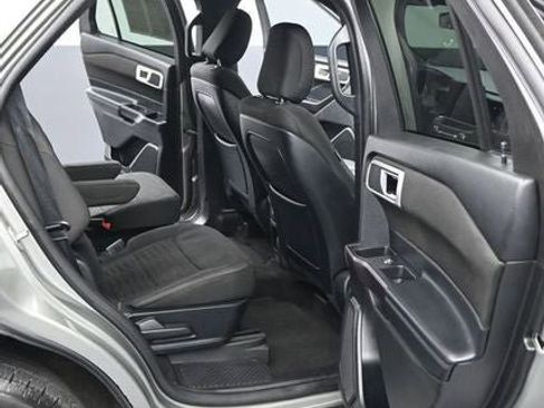 Used 2020 Ford Explorer XLT w/ Comfort Package AWD/4WD image 13