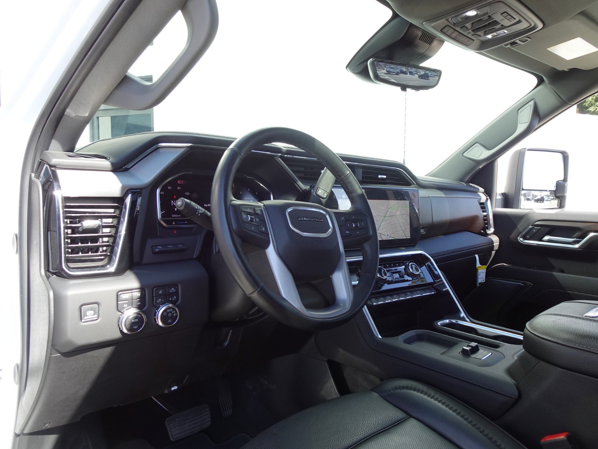 Used 2025 GMC Sierra 2500 Denali w/ Denali Reserve Package AWD/4WD image 9