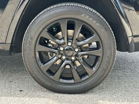 Used 2019 Jeep Grand Cherokee Altitude RWD image 12
