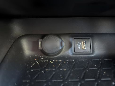 Used 2024 Toyota RAV4 XLE w/ Convenience Package image 40