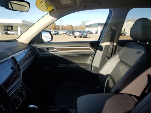 Used 2019 Volkswagen Atlas SE image 26