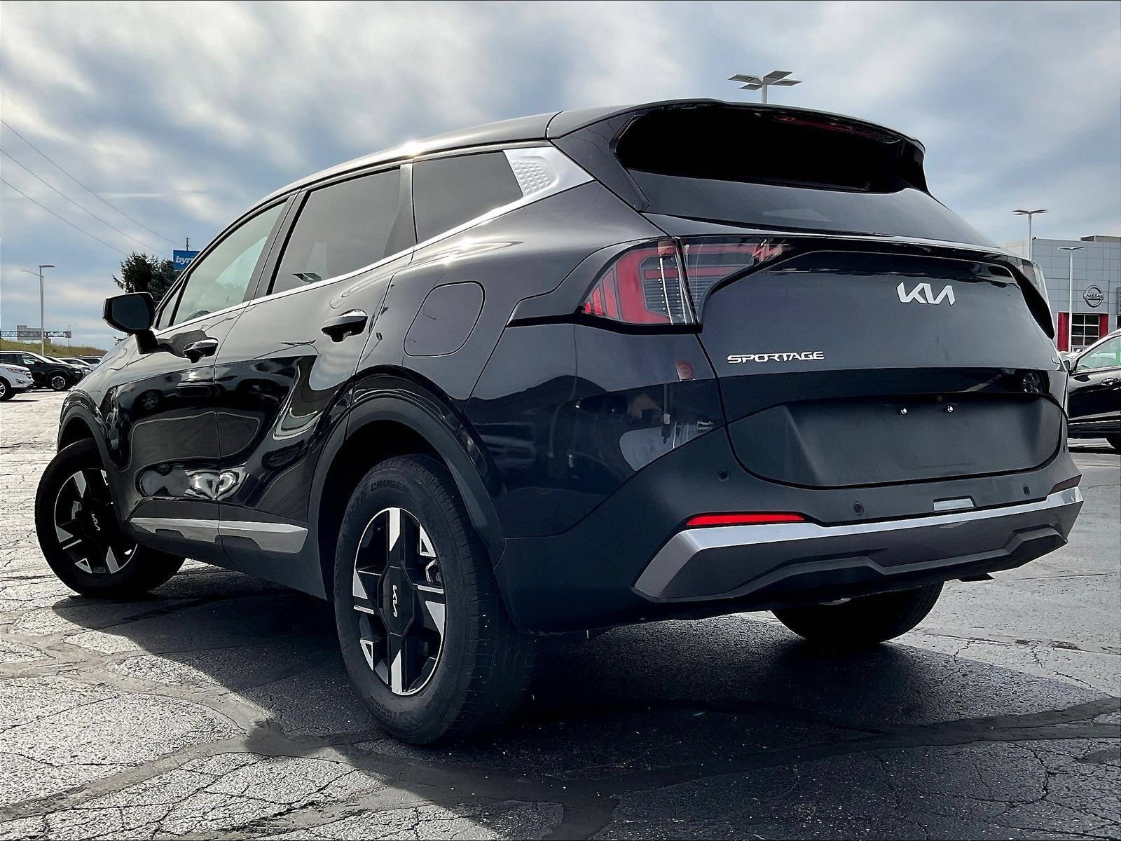 Used 2026 Kia Sportage LX AWD/4WD image 3