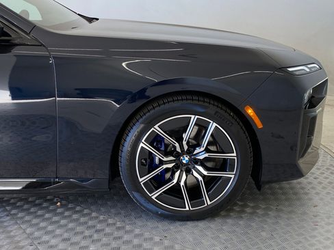 New 2026 BMW 750e xDrive w/ Premium Package image 10