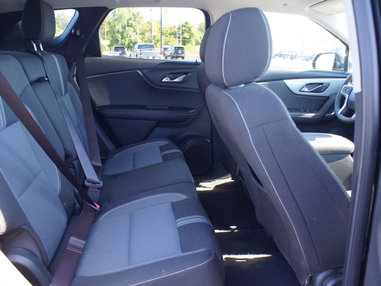 Used 2025 Chevrolet Blazer LT FWD image 20