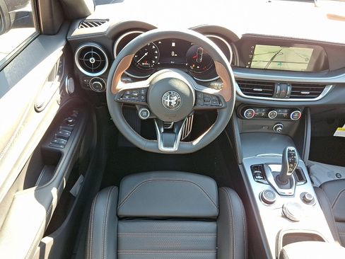 New 2025 Alfa Romeo Stelvio Sprint image 7