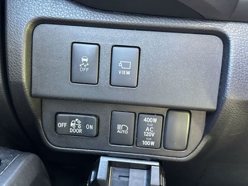 Used 2023 Toyota Tacoma TRD Sport w/ TRD Premium Sport Package AWD/4WD image 8