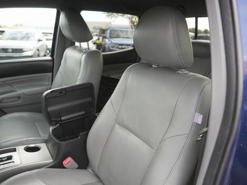 Used 2014 Toyota Tacoma PreRunner image 10