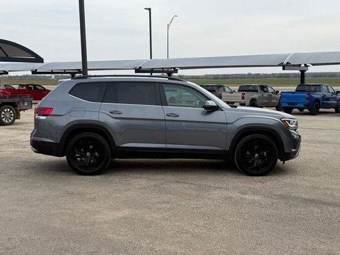 Used 2022 Volkswagen Atlas SE image 4