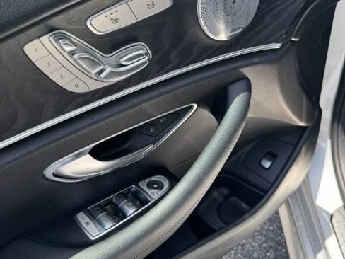 Used 2018 Mercedes-Benz E 300 image 13