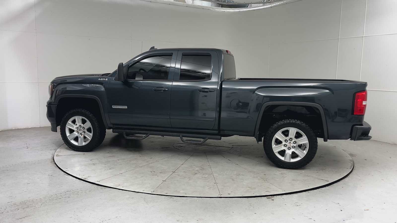 Used 2017 GMC Sierra 1500 4x4 Double Cab w/ Elevation Edition image 4