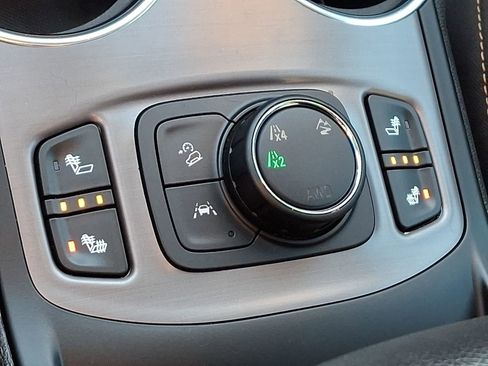 Used 2023 GMC Terrain AT4 image 25