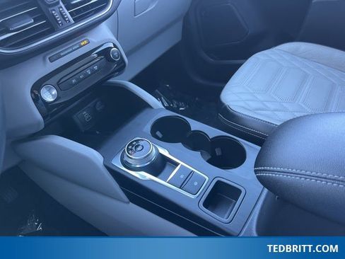 Certified 2024 Ford Escape Platinum w/ Premium Technology Package image 38