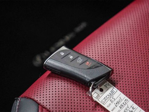 Used 2025 Lexus NX 250 FWD image 27