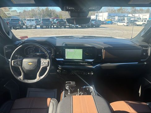 Certified 2023 Chevrolet Silverado 1500 High Country w/ Technology Package image 23