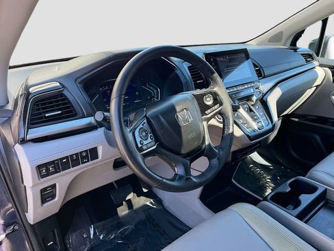 Used 2024 Honda Odyssey Touring image 9