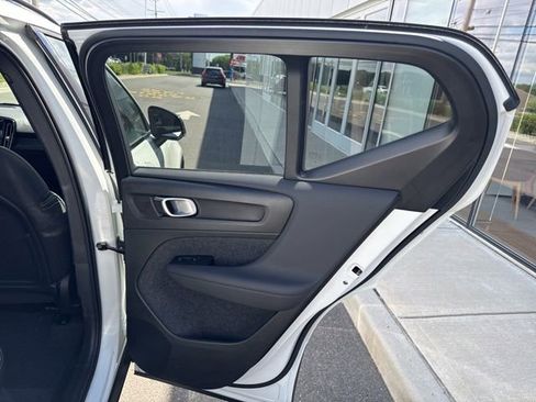 Used 2025 Volvo XC40 B5 Plus AWD/4WD image 11