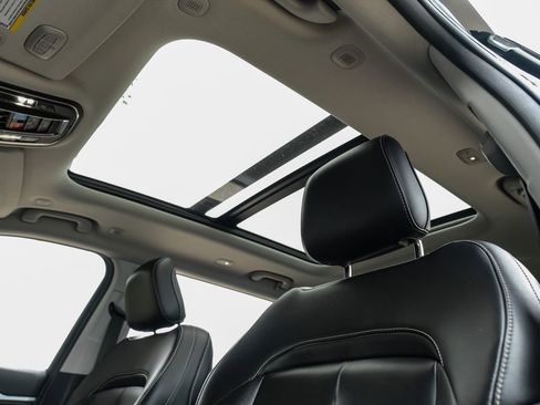 Used 2023 Jeep Grand Cherokee L Limited image 9