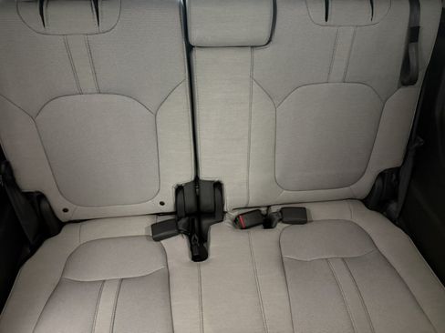 Used 2023 Honda Pilot LX image 14