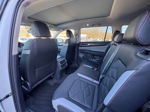 New 2026 Volkswagen Atlas Peak Edition image 10