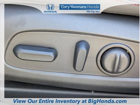 Used 2025 Chevrolet Trax RS w/ Driver Confidence Package image 23