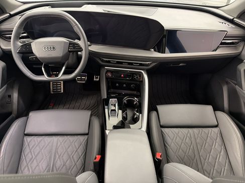 Used 2025 Audi SQ5 Prestige AWD/4WD image 15