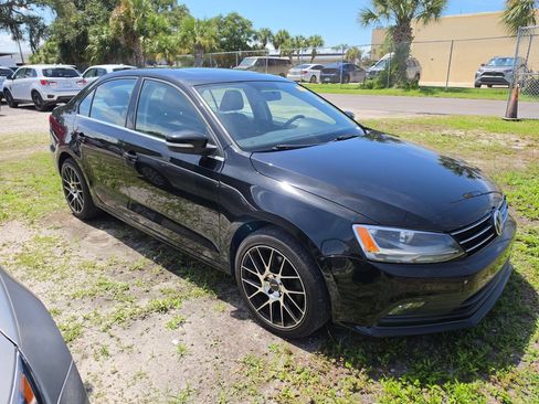 Used 2015 Volkswagen Jetta SE FWD image 1
