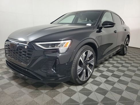 Used 2024 Audi Q8 e-tron Prestige w/ Prestige Package AWD/4WD image 3