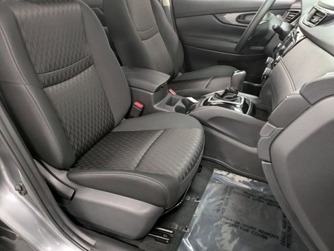 Used 2019 Nissan Rogue S image 28