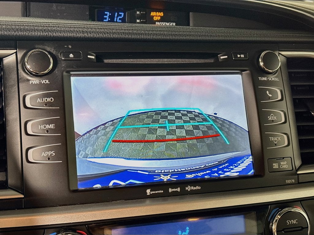 Used 2018 Toyota Highlander XLE AWD/4WD image 17