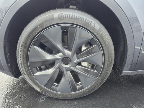 Used 2024 Tesla Model Y Long Range image 14