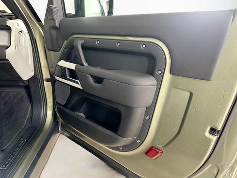 Used 2021 Land Rover Defender 90 First Edition AWD/4WD image 39