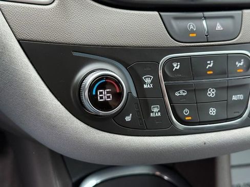 Used 2023 Chevrolet Malibu LT image 24