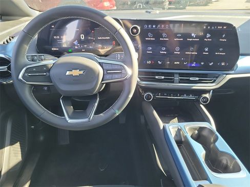 New 2026 Chevrolet Equinox EV LT image 4