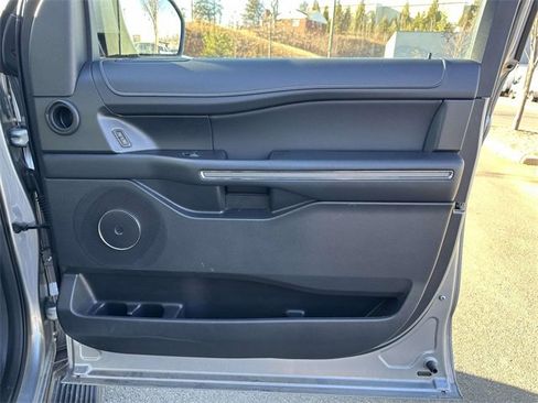 Used 2024 Ford Expedition Max XLT image 24