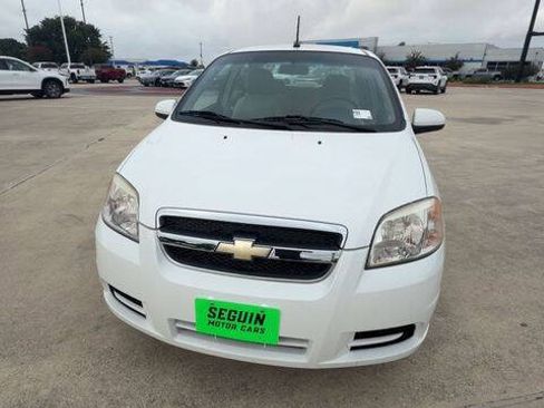Used 2009 Chevrolet Aveo LT w/ Power and Convenience Package FWD image 3
