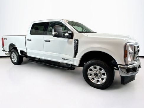 Used 2024 Ford F250 XLT image 3