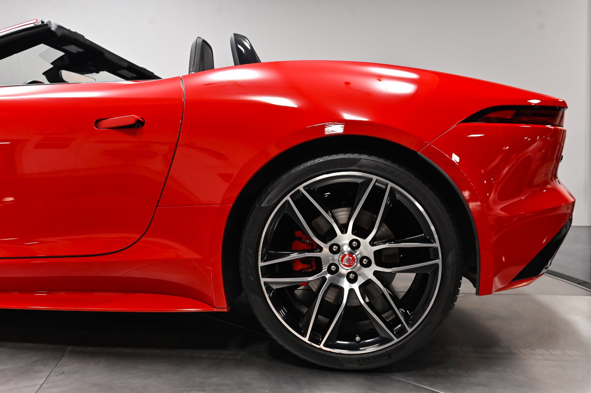 Used 2020 Jaguar F-TYPE Convertible RWD image 25