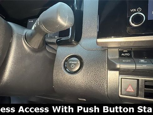 Used 2025 Toyota Camry LE image 5