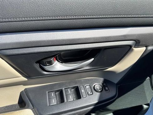Used 2020 Honda CR-V LX image 14