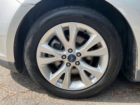 Used 2012 Ford Taurus SEL FWD image 13