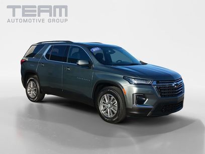 Used 2023 Chevrolet Traverse LT