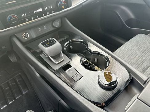 Certified 2023 Nissan Rogue SV image 26