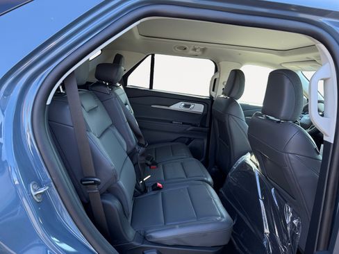 New 2025 Ford Explorer Active w/ Active Comfort Package image 18