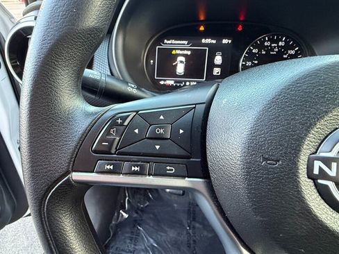 Used 2022 Nissan Kicks SV FWD image 23