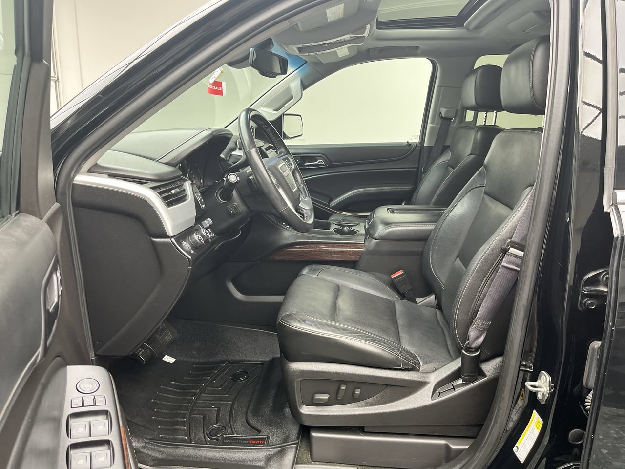 Used 2016 GMC Yukon XL SLT w/ Open Road Package AWD/4WD image 3