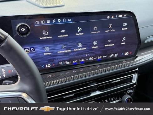 Used 2025 Chevrolet Traverse High Country AWD/4WD image 21