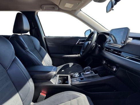 Used 2024 Mitsubishi Outlander SE image 17