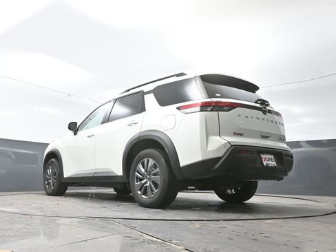 Used 2024 Nissan Pathfinder SV image 55